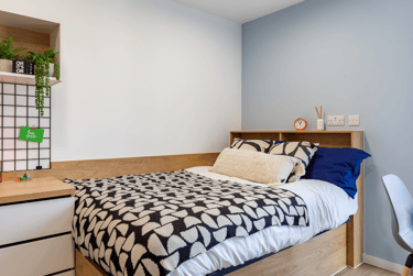 Gold Studio at Ty Nant, 180 High Street, City Centre, Swansea, SA11NE - Image 1